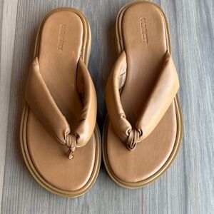 Old Navy Women's Platform Thong Sandals Size 8